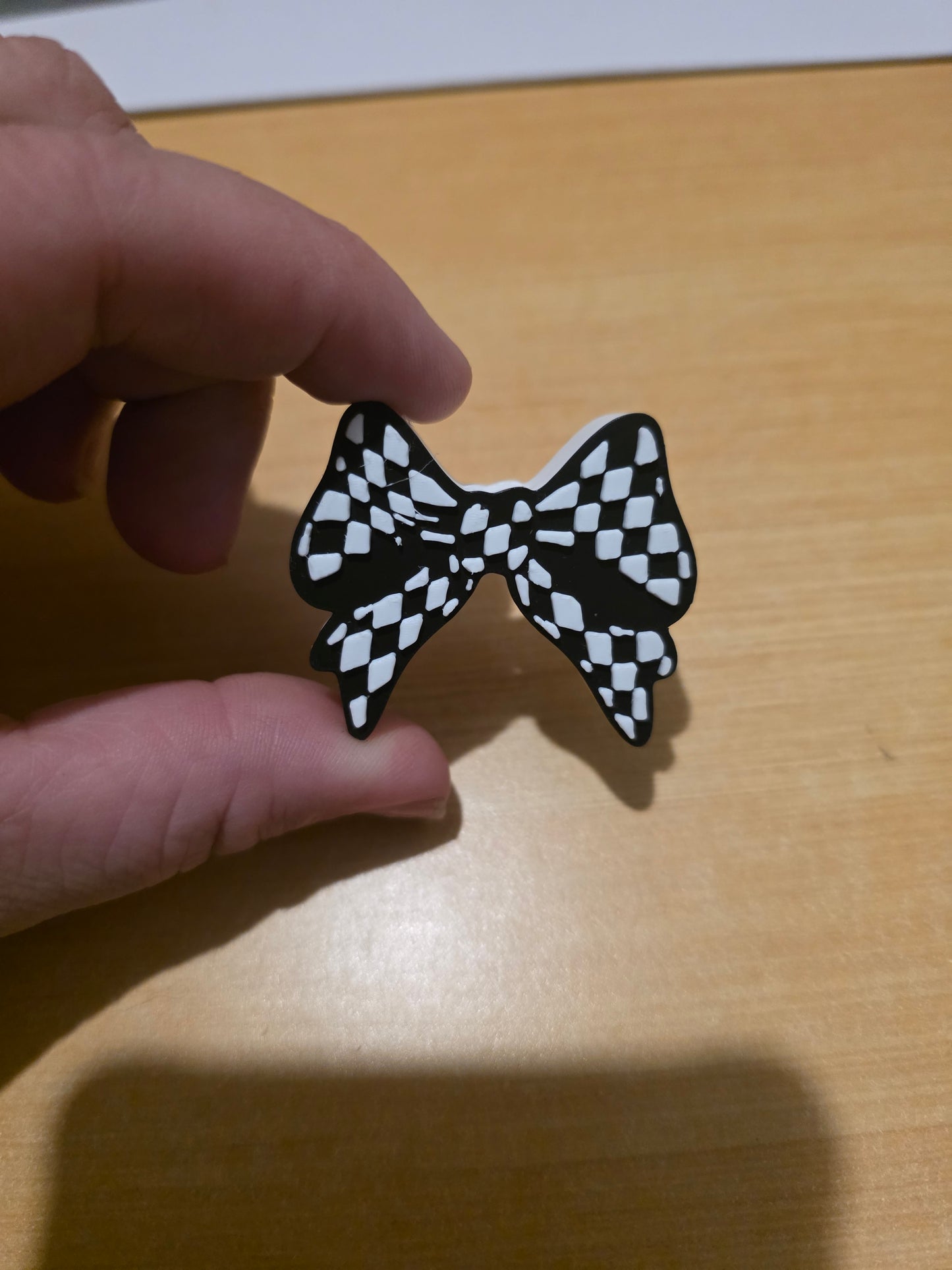 Checkered bow