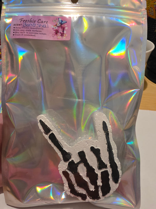 Skull Hand (Bomb Shell Scent)